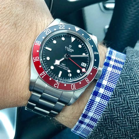 tudor da viaggio|Well Traveled Companion: Reviewing the Tudor Black Bay GMT.